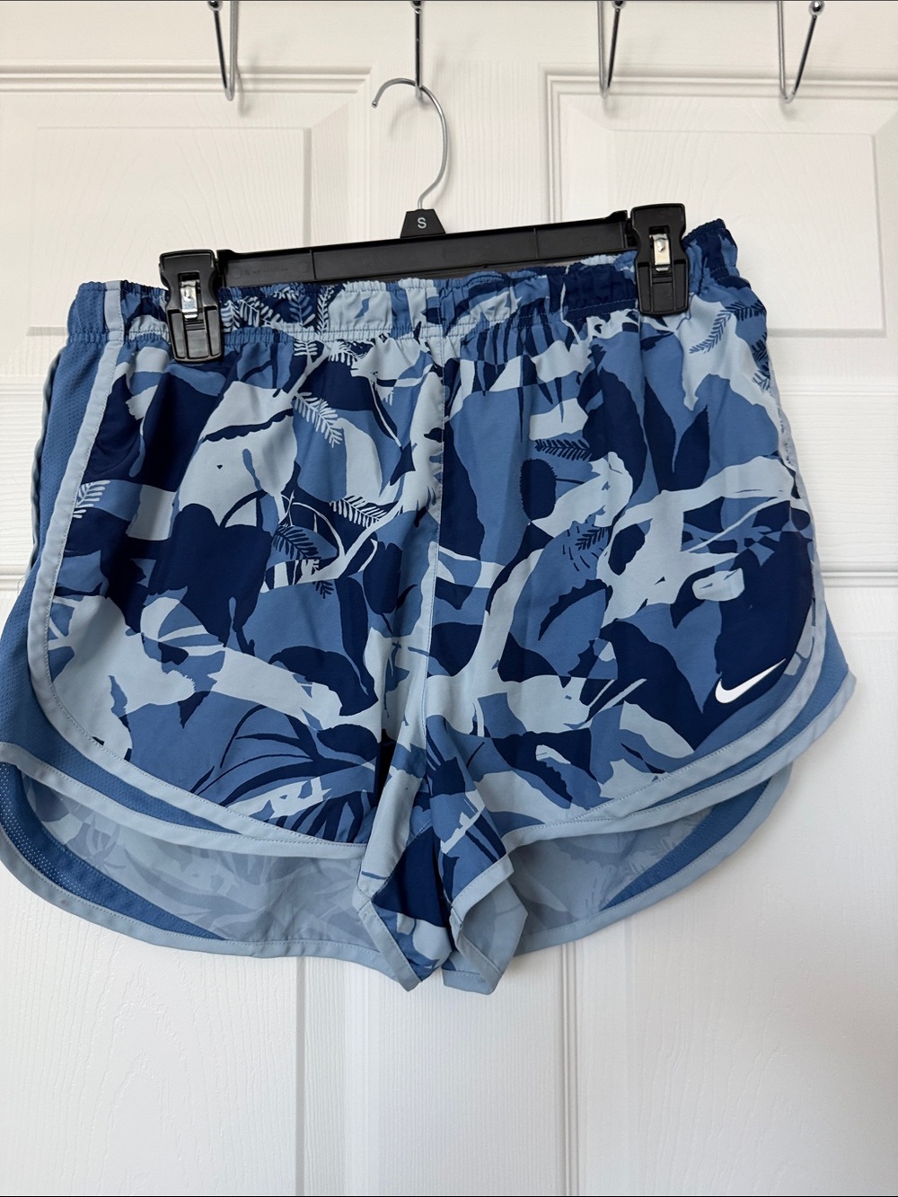 Nike Women's Blue Camouflage Dri-FIT Athletic Shorts
